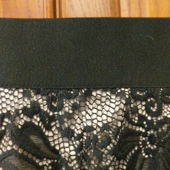 Thalia Sodi Black lace with Cream underlayer - Picture 6 of 9